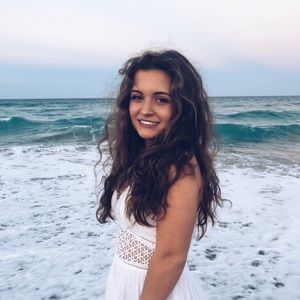 Meet your Posher, Delaney